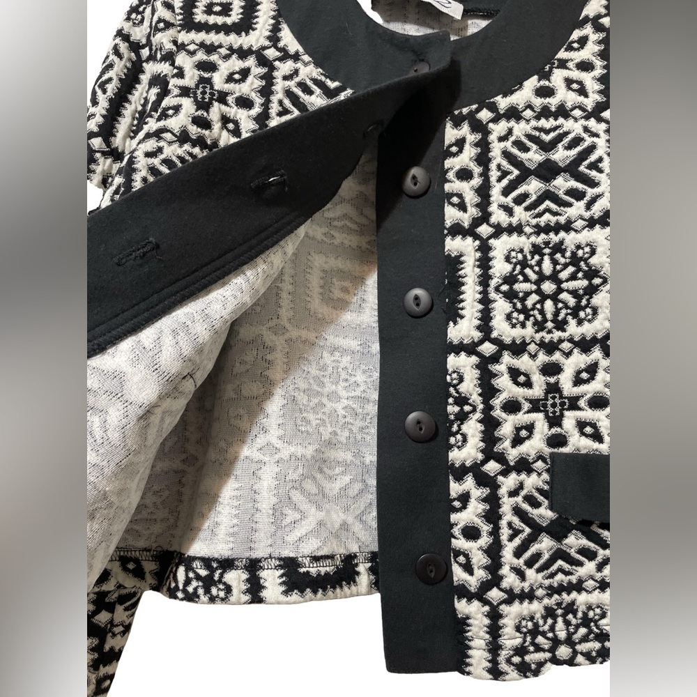 Black and Ivory Patterned Women's Jacket - Picture 6 of 7